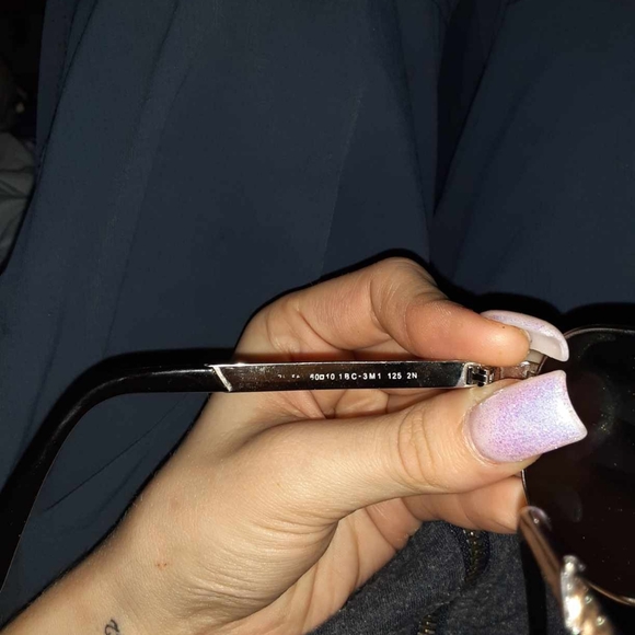 Prada sunglasses - Picture 7 of 8